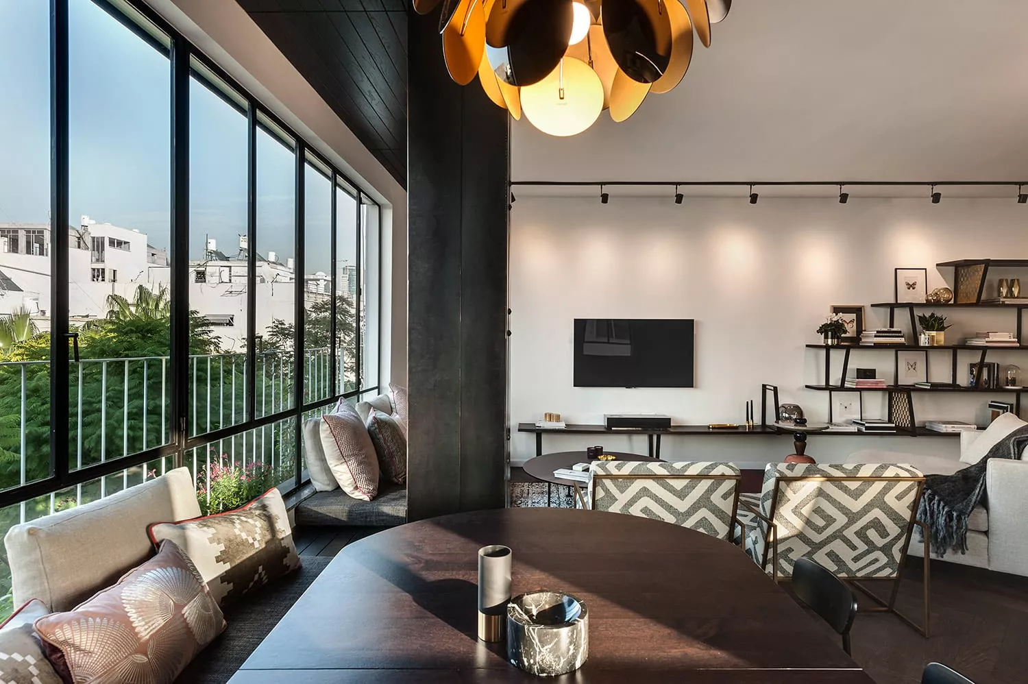 Read more about the article דירה בתל-אביב – הפרופיל הבלגי ממשיך את העיצוב המוקפד של אושרי ודנה