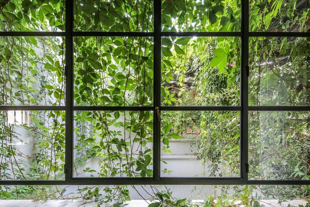 פטהאוז בתל-אביב: חלונות בלגיים מברזל (חלון בלגי), בשילוב פתרונות חכמים, להתאמה מושלמת