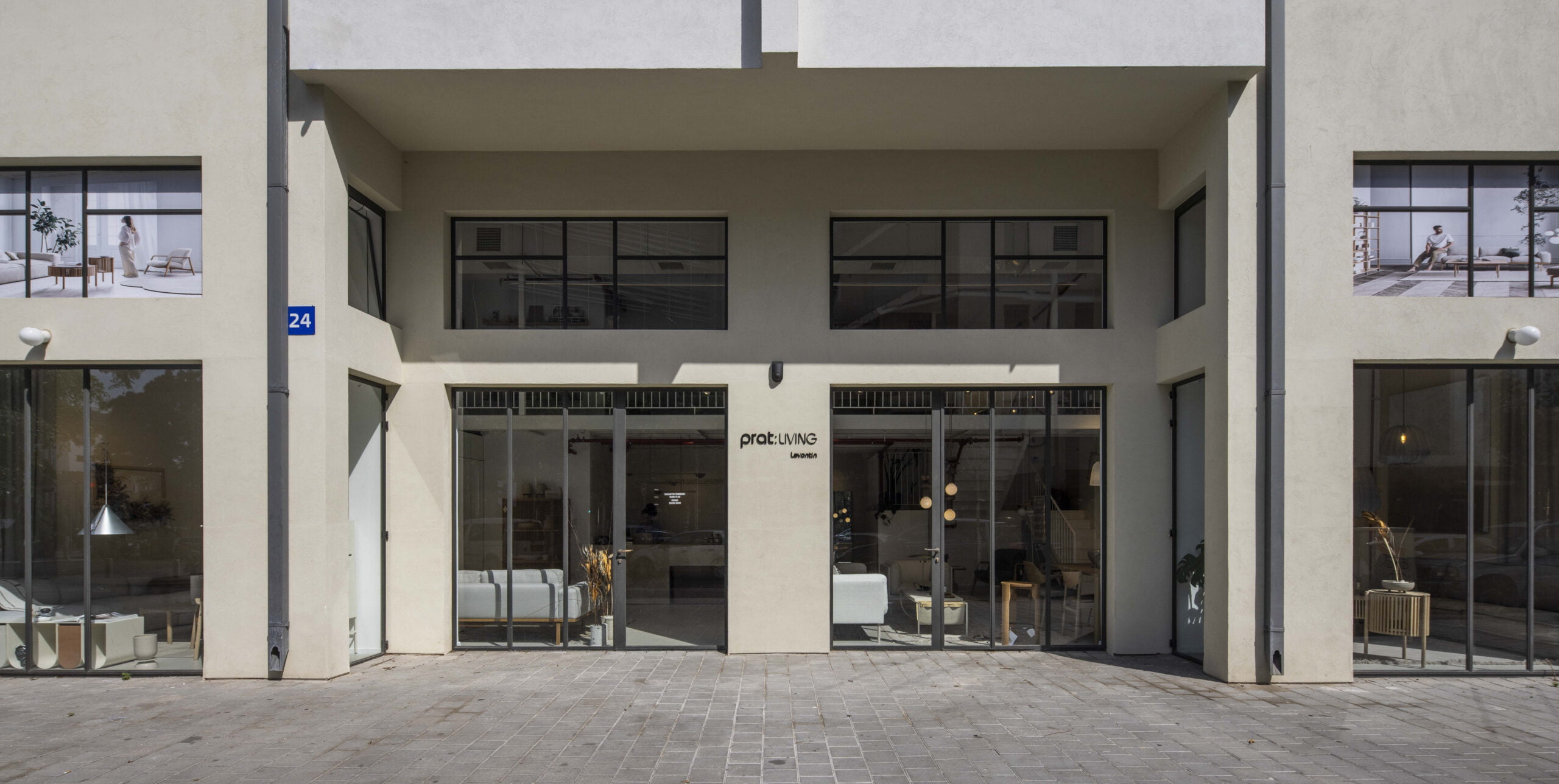 Read more about the article Folding Steel Doors in a preservation project in Down-Town Tel-Aviv