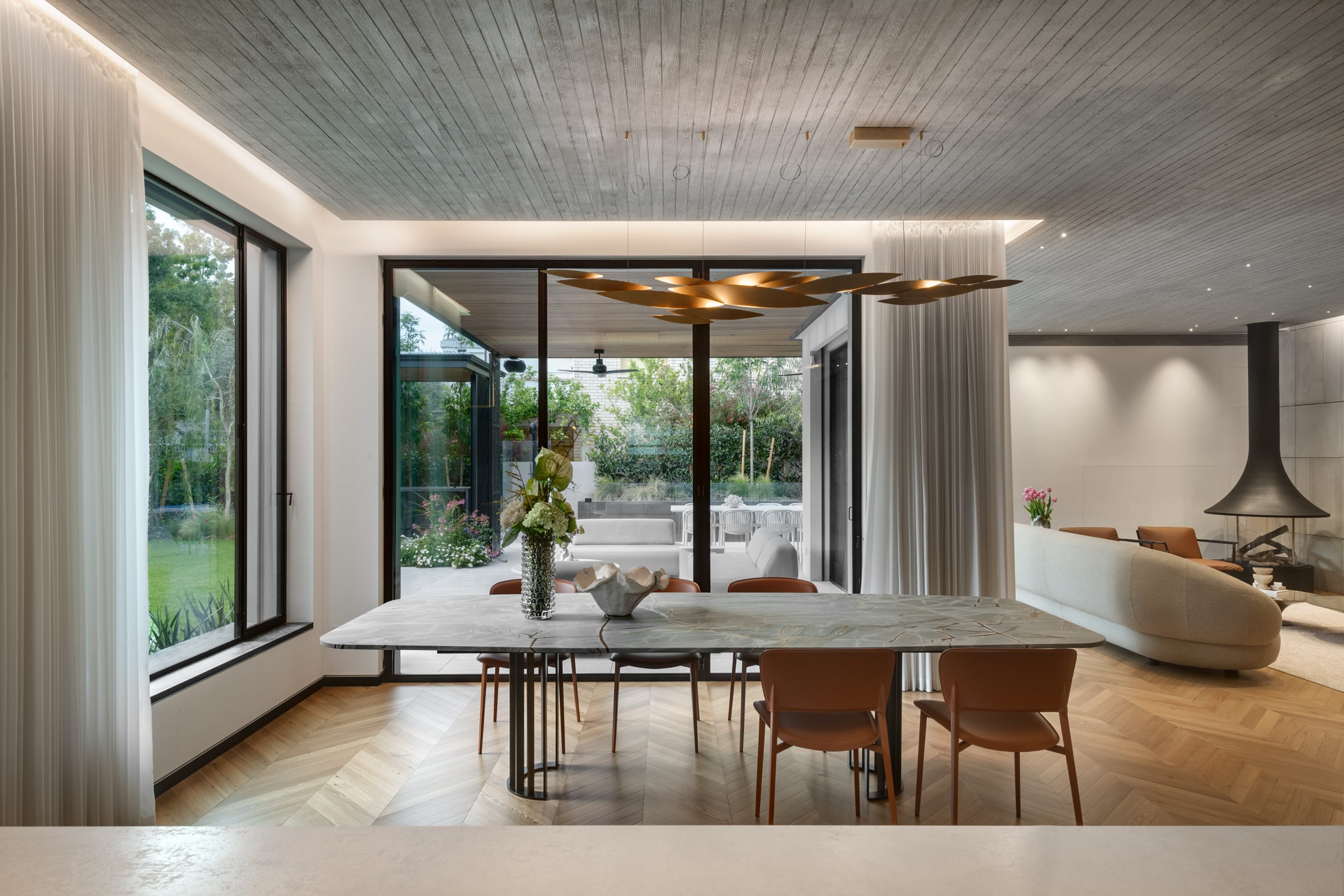 Read more about the article ויטרינות מבודדות תרמי ואקוסטי בבית בתל אביב סמוך לאיילון