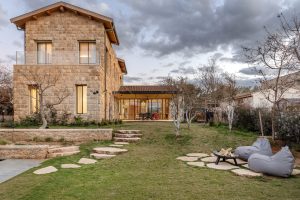 W40 steel windows & doors in a Jerusalem boutique home with stone facade.