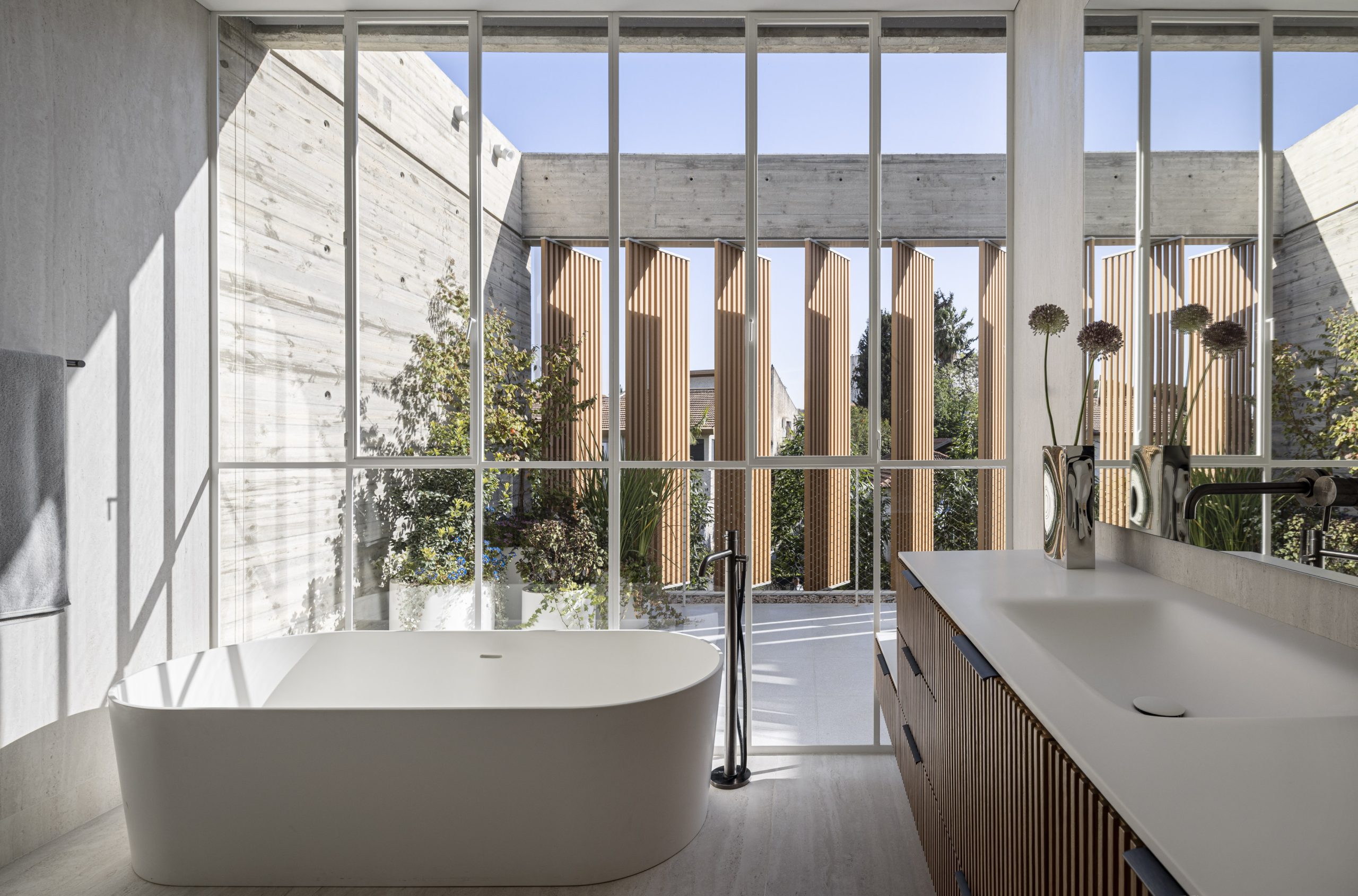 Read more about the article W20 “Slim” System – Ultra Minimalist White Steel Windows & Doors – #3